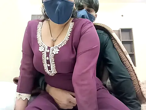 horny milf couple online show from January 12, 5:40 pm