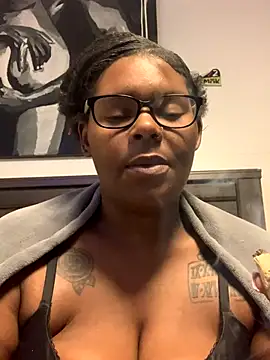 ThickChick94 online show from October 24, 5:36 am