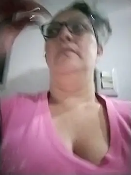 -saraqueen- online show from December 19, 3:21 am