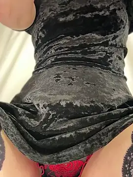 Aurynne online show from April 11, 8:45 pm