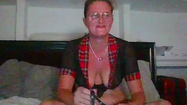 xcrazzycat online show from October 5, 9:20 pm