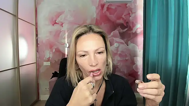 AlinaMoor online show from October 21, 5:33 am