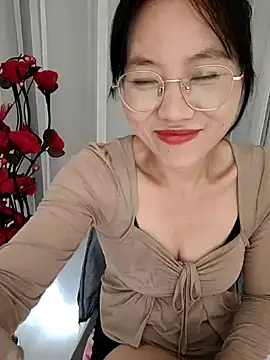 nini10052025 online show from October 10, 6:07 am