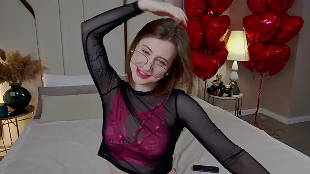 JessiJull online show from February 18, 5:45 pm