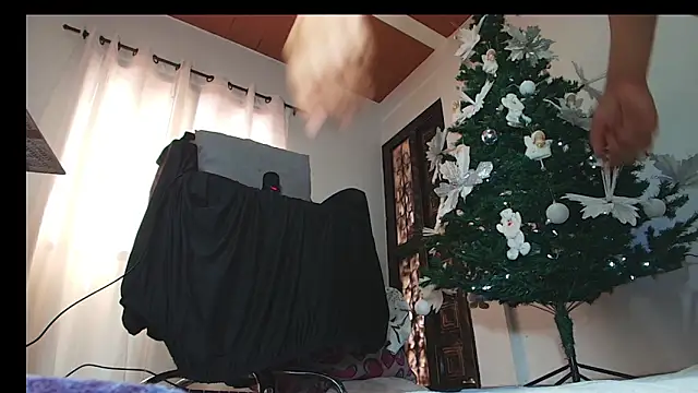 s-sweett online show from November 25, 3:58 pm