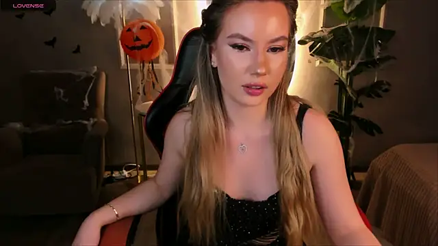  BellaClark online show from October 20, 6:49 am