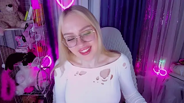 CeaneLino online show from April 19, 3:56 pm