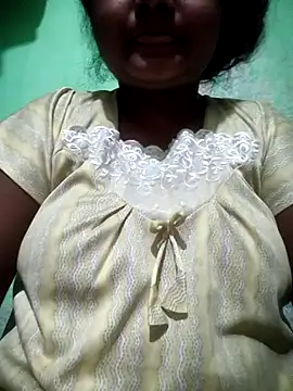 World Top Girl online show from November 5, 8:30 am