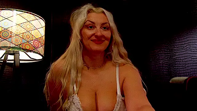 LeticiaReys online show from February 7, 2:21 pm