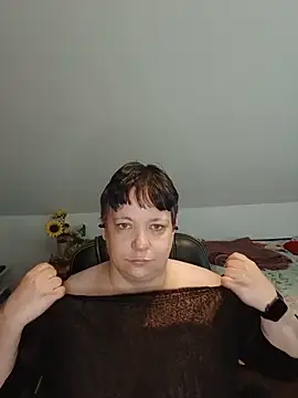 Michelle Livia online show from May 13, 2:01 pm