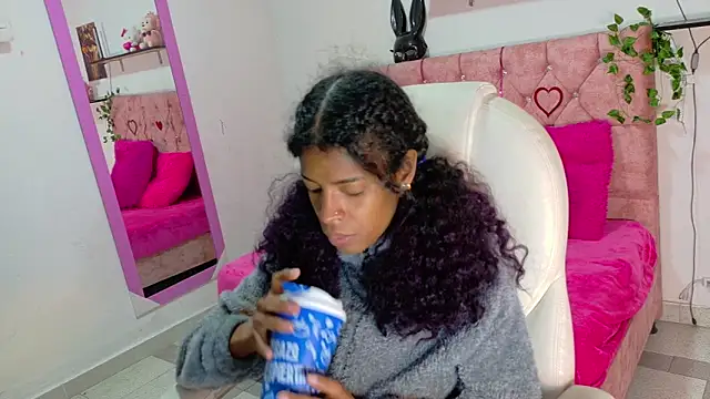 thianahorny online show from March 24, 12:43 pm