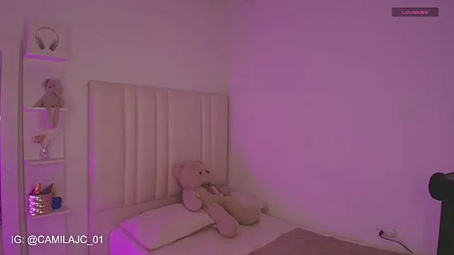 KIMMIE 01 online show from February 28, 7:46 pm