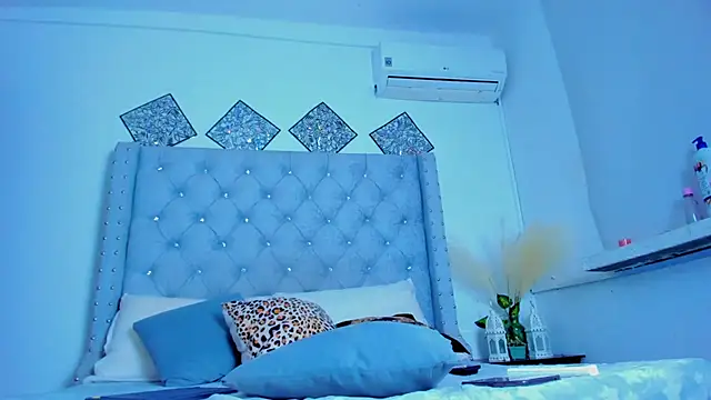 ChocoBunny1 online show from October 19, 3:52 am