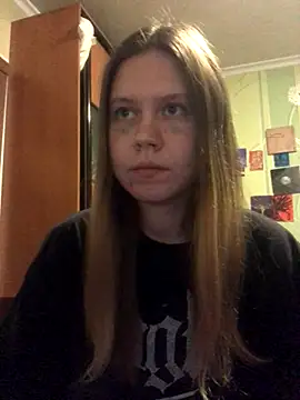 LunaVirelle online show from October 18, 10:00 pm