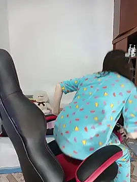 Lucy colee online show from February 5, 1:14 pm