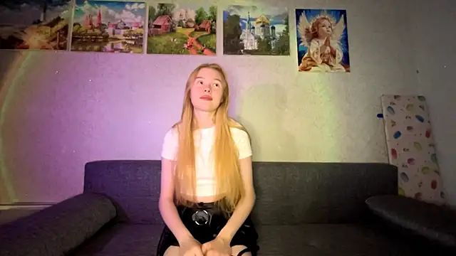 RaguelNicksons online show from October 10, 8:25 pm