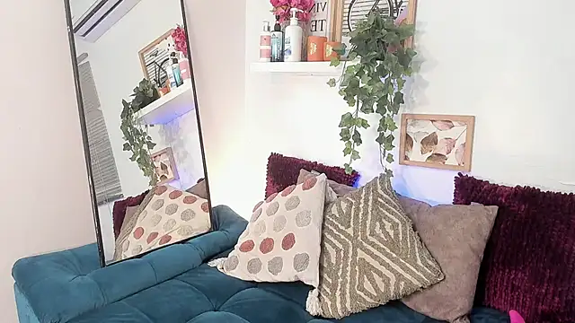 KassMonroe online show from December 3, 10:01 pm