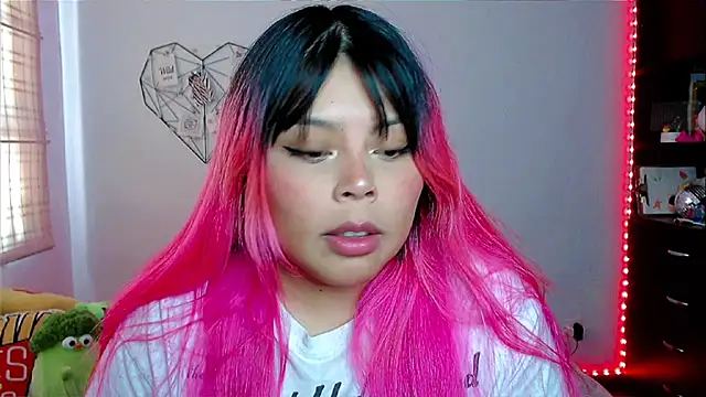 EllieMoonX online show from January 9, 8:35 pm