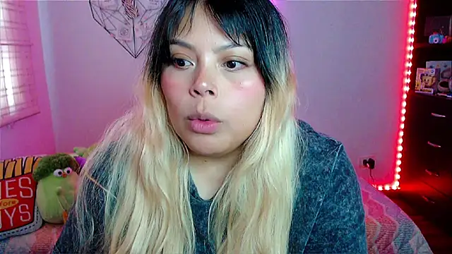 EllieMoonX online show from March 18, 9:53 pm