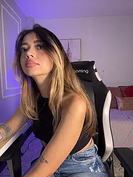 HoneyMollyX online show from February 4, 1:14 pm