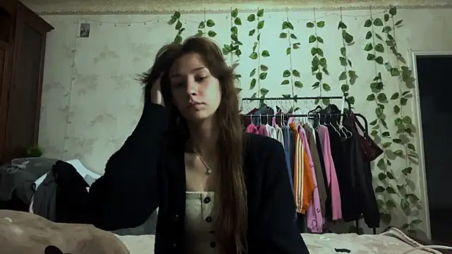 WildPeachh online show from November 25, 9:15 pm