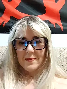 Amelialove42 online show from December 13, 7:53 pm