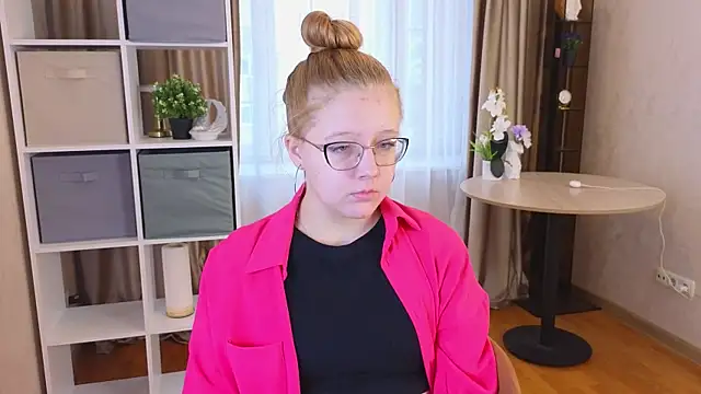 AlinaAldrete online show from October 11, 6:29 am