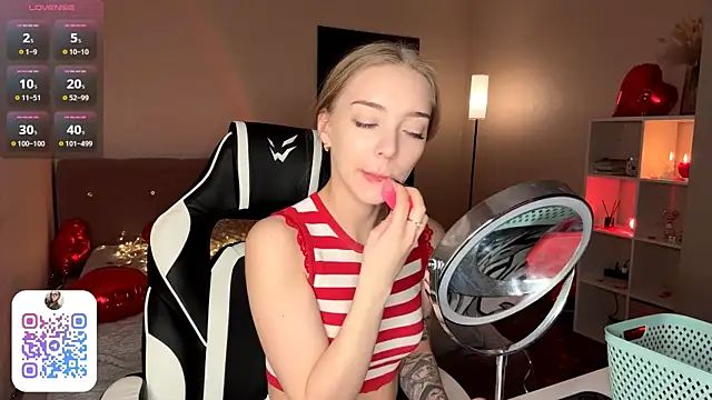 EvaPeace online show from February 14, 8:00 pm