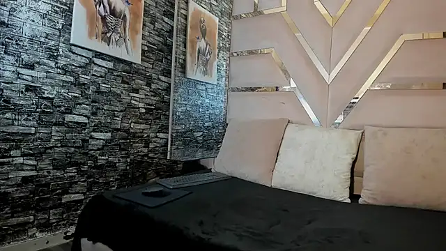 SaxxyBunnyAndJayzy online show from November 13, 9:47 pm