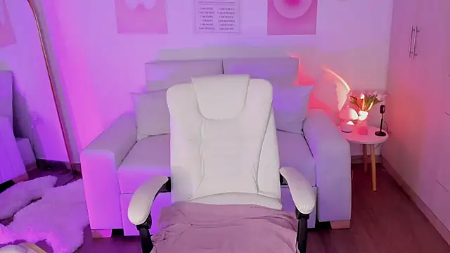 EmilyCutee   online show from October 26, 4:08 am