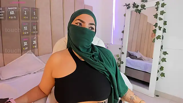  naylaa  online show from January 18, 5:15 am