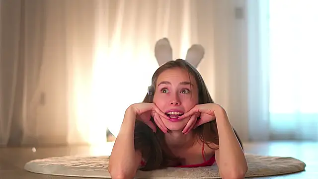 MonetLeitman online show from October 18, 3:09 am