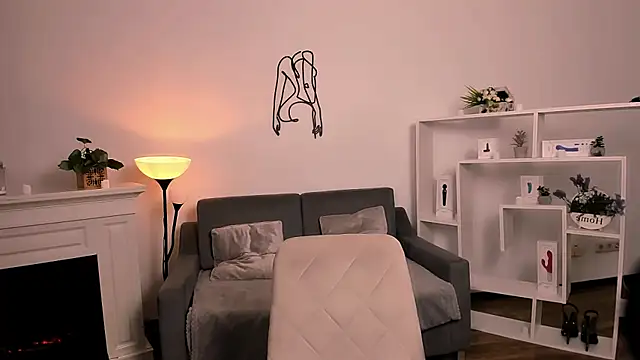 Lulu   Moon online show from April 29, 1:36 pm