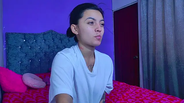 Liisaa Kiss online show from March 1, 7:02 pm