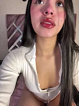 LunaMoore Pink online show from April 4, 12:26 pm