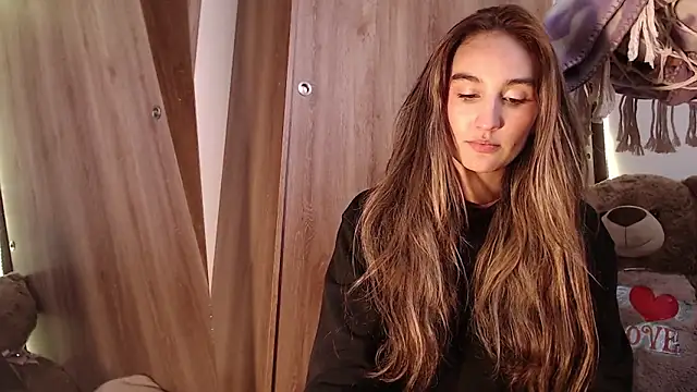 Lya montoya online show from October 17, 8:01 pm