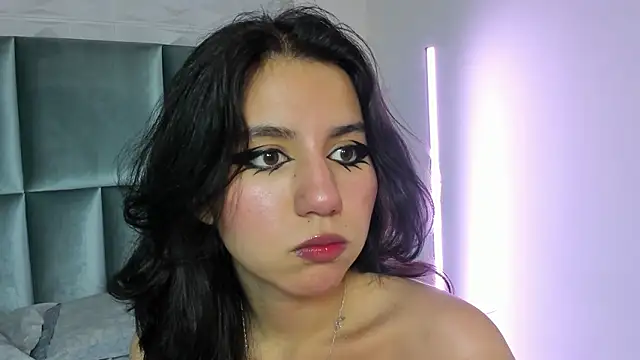 HollyPeach online show from February 2, 7:24 pm