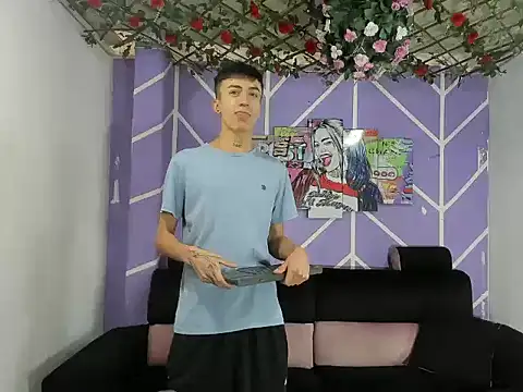 heyy noah11 online show from March 28, 1:43 pm