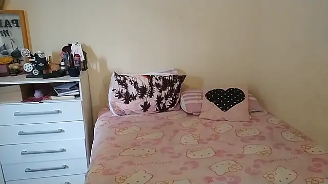 CllarinhaCortes online show from February 20, 3:24 pm