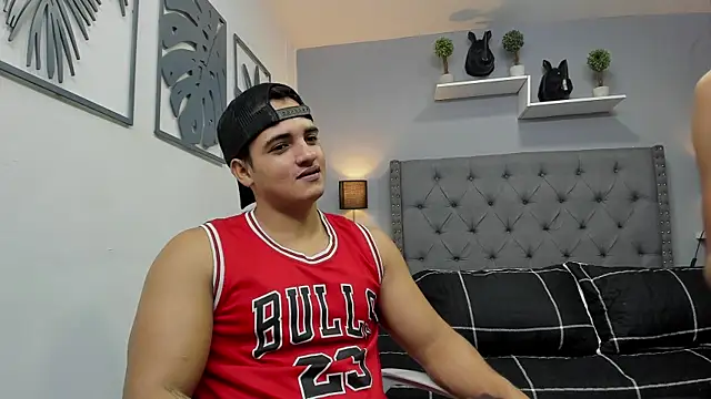 violeta and maxx online show from November 3, 9:08 pm