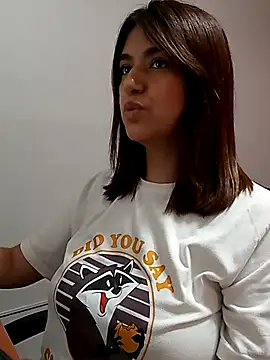 1evelinewood online show from February 6, 12:36 am