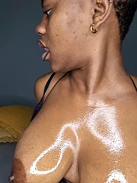 certifiedhottie2025 online show from December 22, 8:17 am