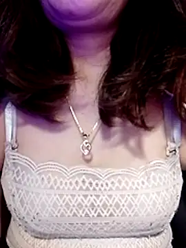 YiyinLy online show from February 4, 10:13 pm