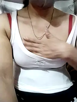 YiyinLy online show from November 8, 7:35 am