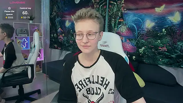 EllaSloan online show from October 21, 6:06 am