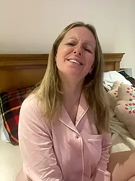 madamlillyrose online show from January 14, 8:52 am