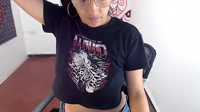 Lucyy Naugthy online show from April 1, 2:14 pm