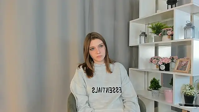 RoslynArcuo online show from October 16, 4:42 pm