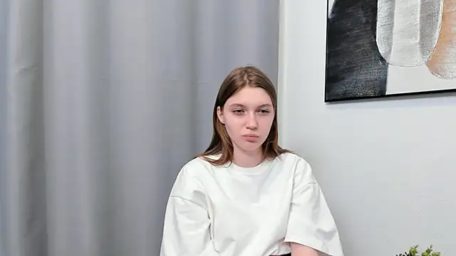 RoslynArcuo online show from October 18, 5:15 pm