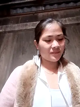 Lyssa-a online show from March 11, 6:17 am